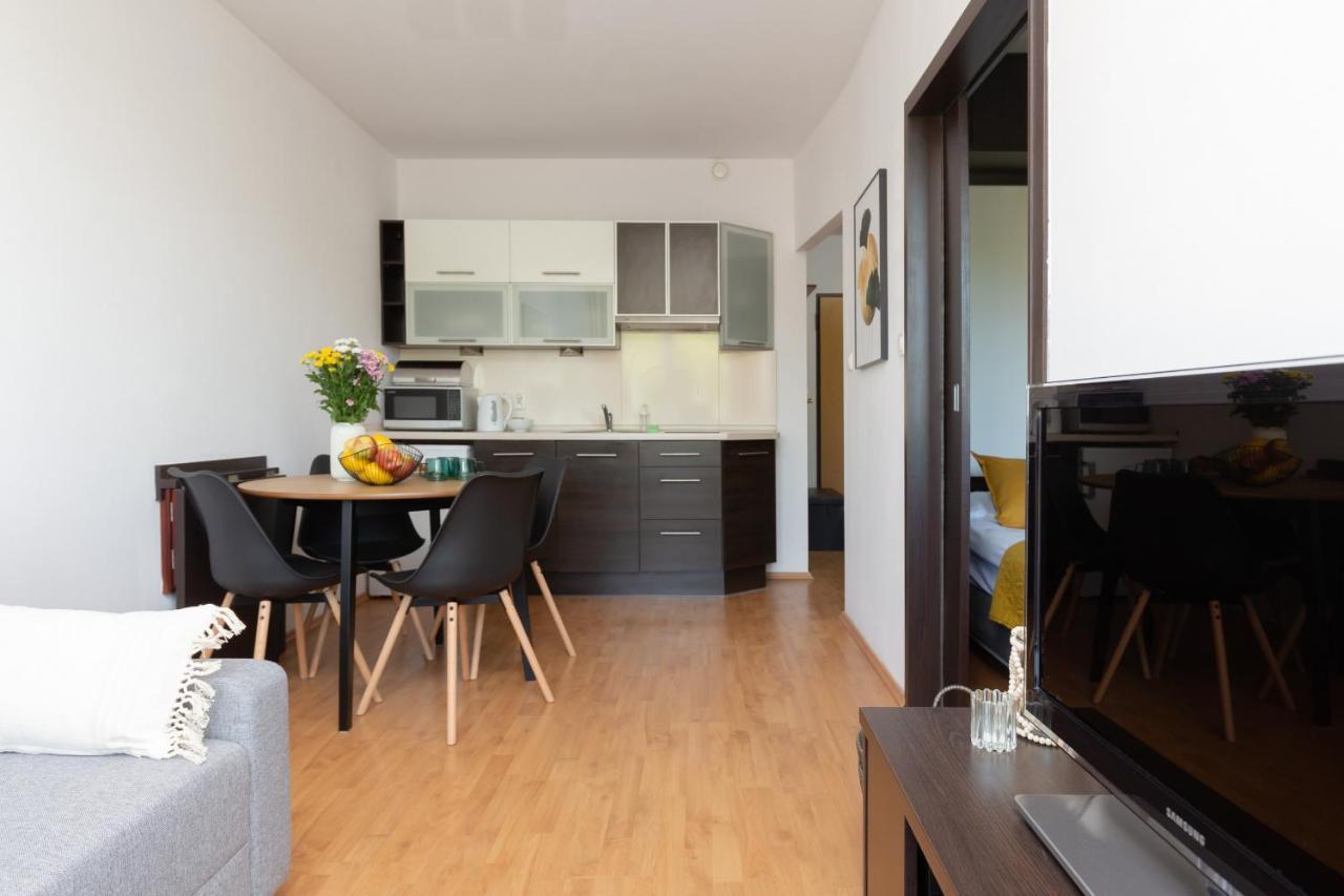 Cozy Apartment With Balcony Warszawa By Noclegi Renters Extérieur photo