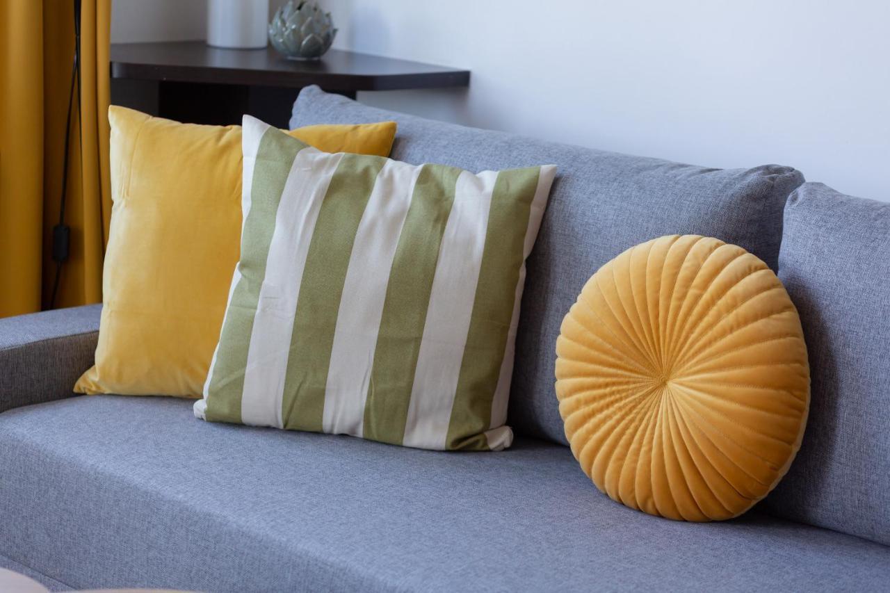Cozy Apartment With Balcony Warszawa By Noclegi Renters Extérieur photo