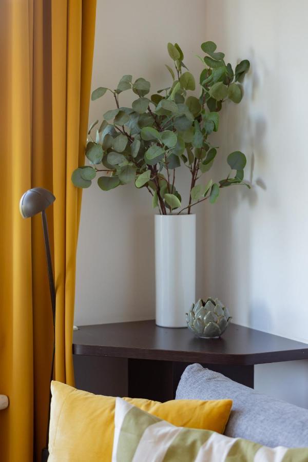 Cozy Apartment With Balcony Warszawa By Noclegi Renters Extérieur photo
